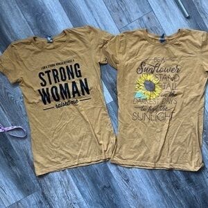 Instant message tops, size small, golden color, expressive sunflower strong